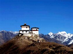Lingzhi Dzong 01.jpg